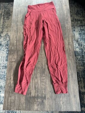 lululemon athletica High-Waist Joggers - Brick